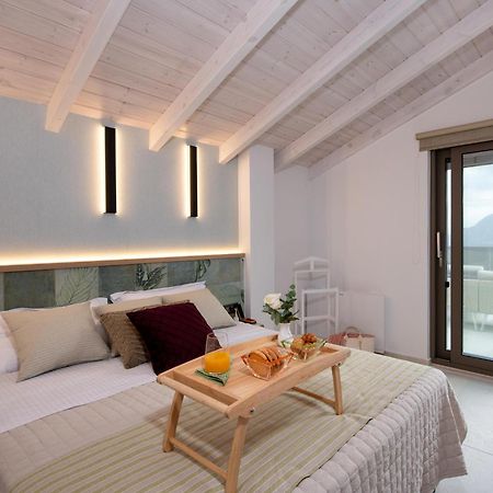 Flos Apartments Korakiai Bagian luar foto