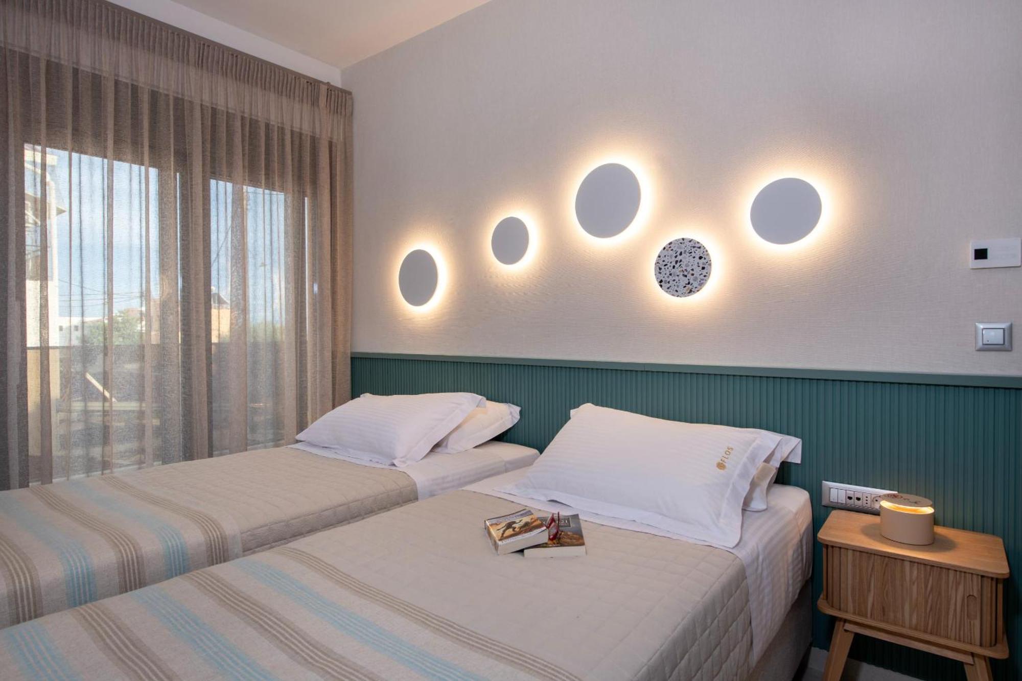 Flos Apartments Korakiai Bagian luar foto