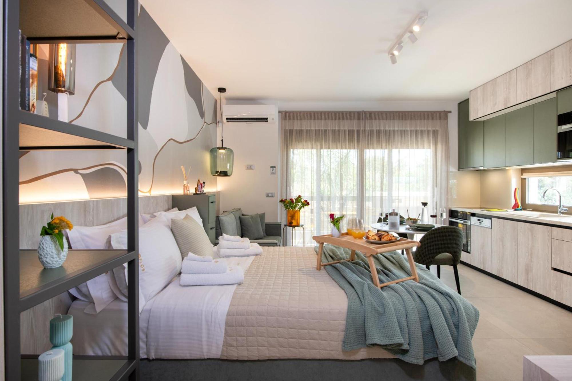 Flos Apartments Korakiai Bagian luar foto