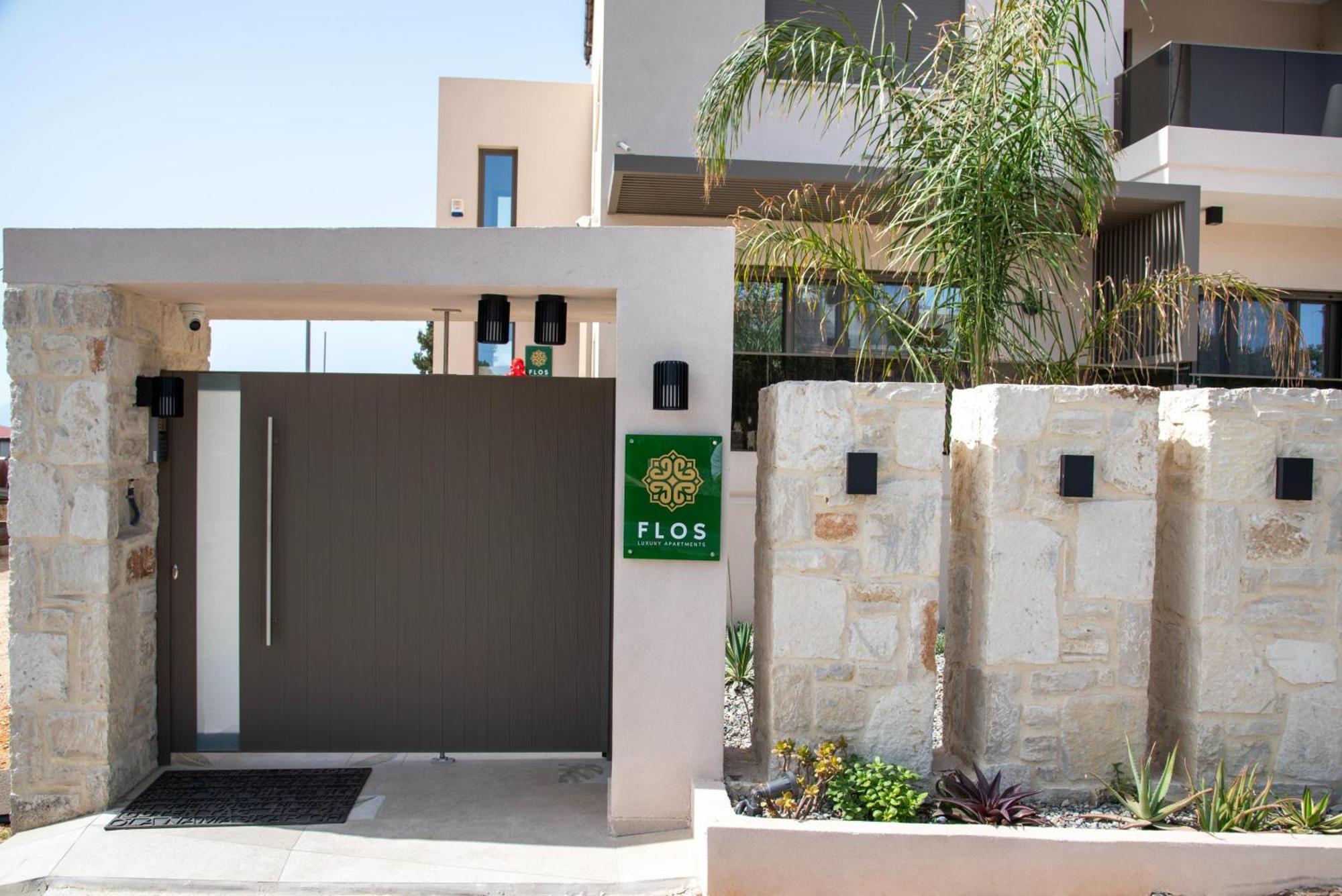 Flos Apartments Korakiai Bagian luar foto
